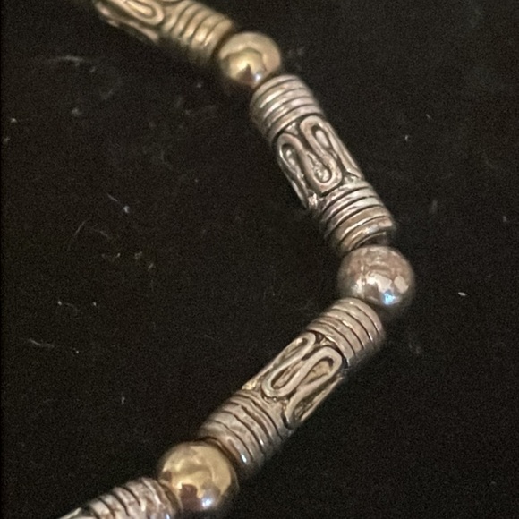 7” silver tone beaded link stackable stretch bracelet w/reversible heart charm - Picture 6 of 13
